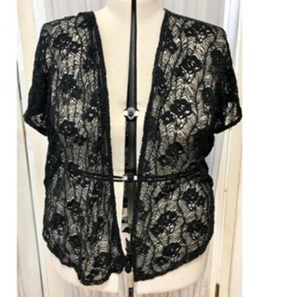 Forever 21 black floral sheer kimono Size 2x/3x.